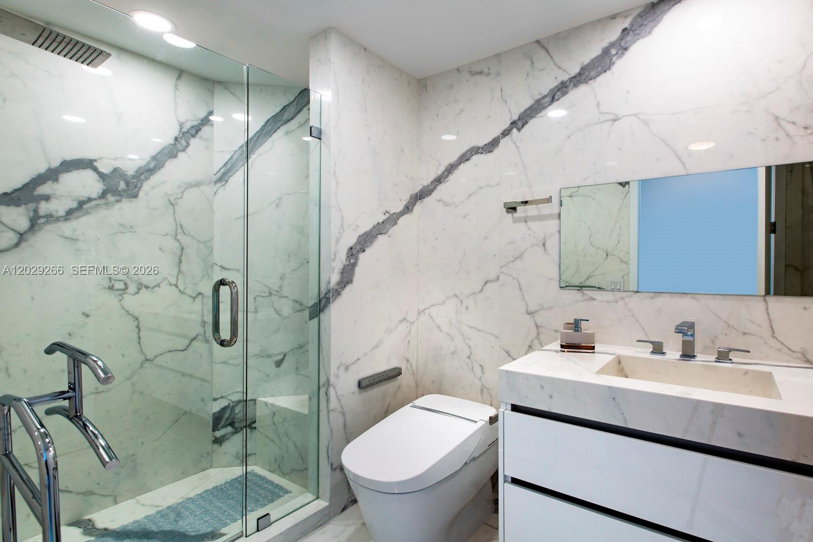 CONTINUUM ON SOUTH BEACH - Residential Lease