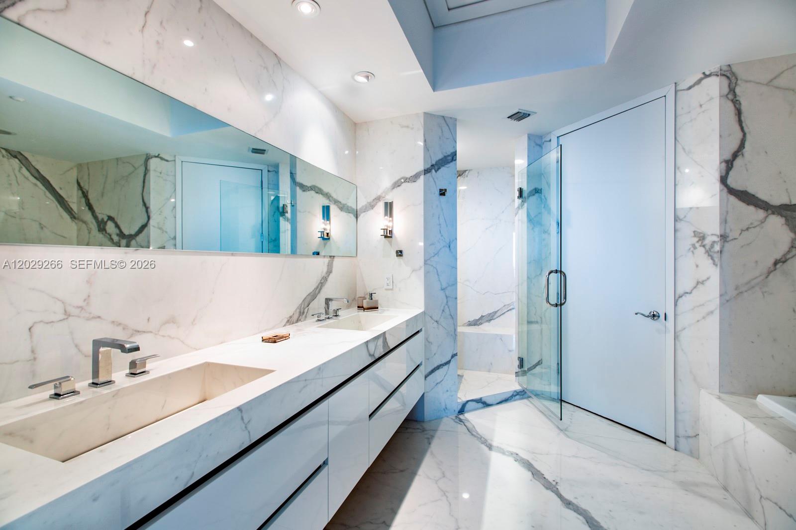 CONTINUUM ON SOUTH BEACH - Residential Lease