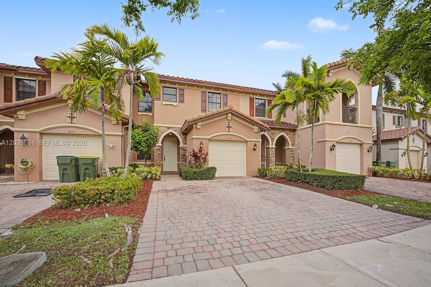 BAYWINDS OF GALAPAGOS - Residential