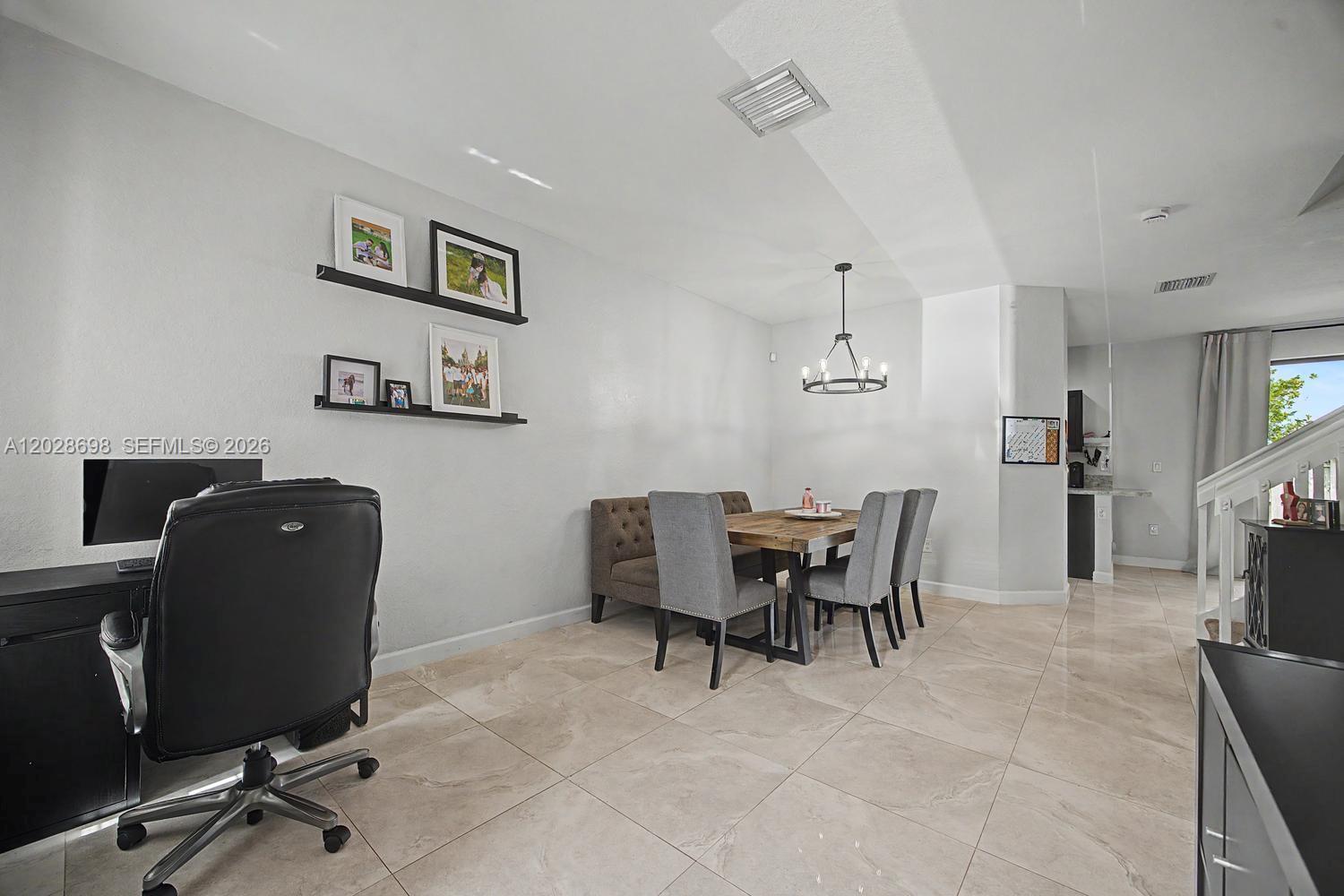 BAYWINDS OF GALAPAGOS - Residential