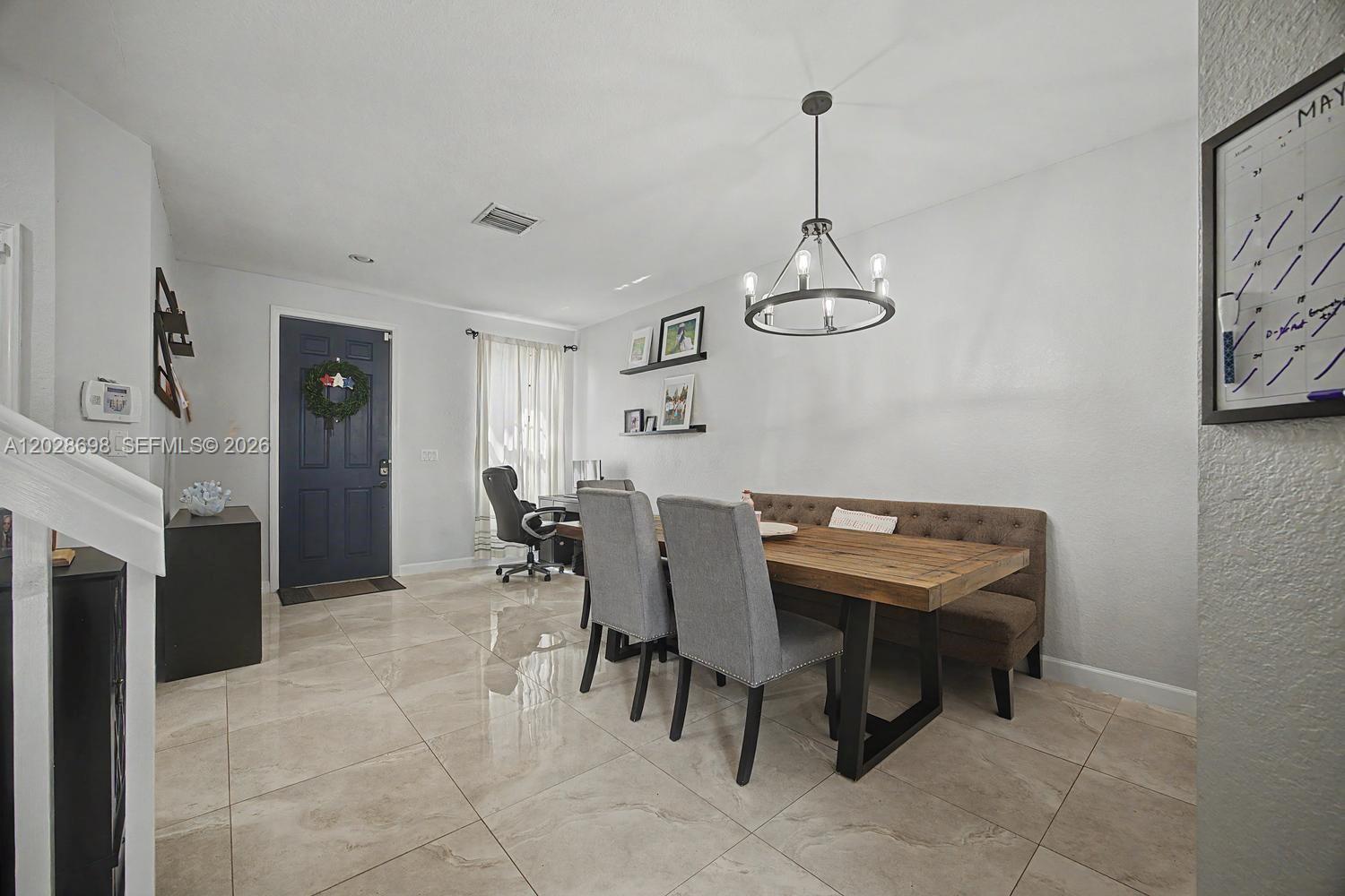 BAYWINDS OF GALAPAGOS - Residential