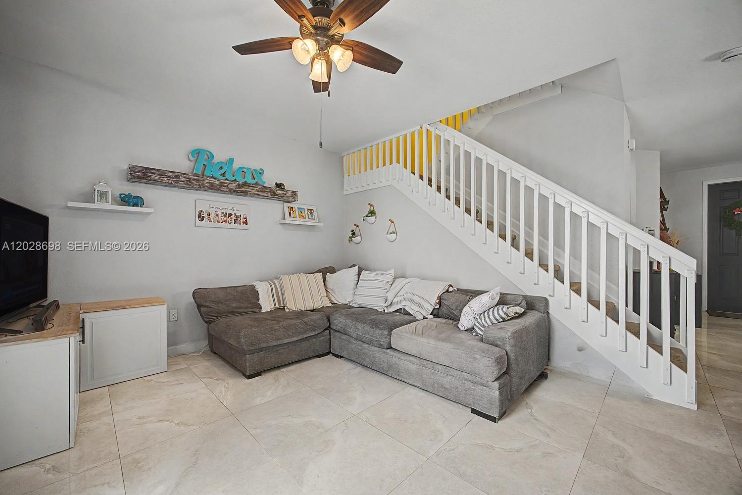 BAYWINDS OF GALAPAGOS - Residential