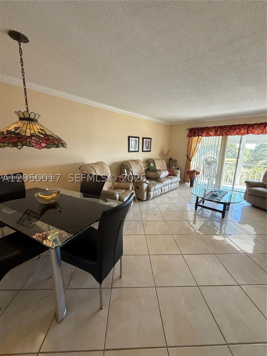 HILLCREST COUNTRY CLUB AP - Residential