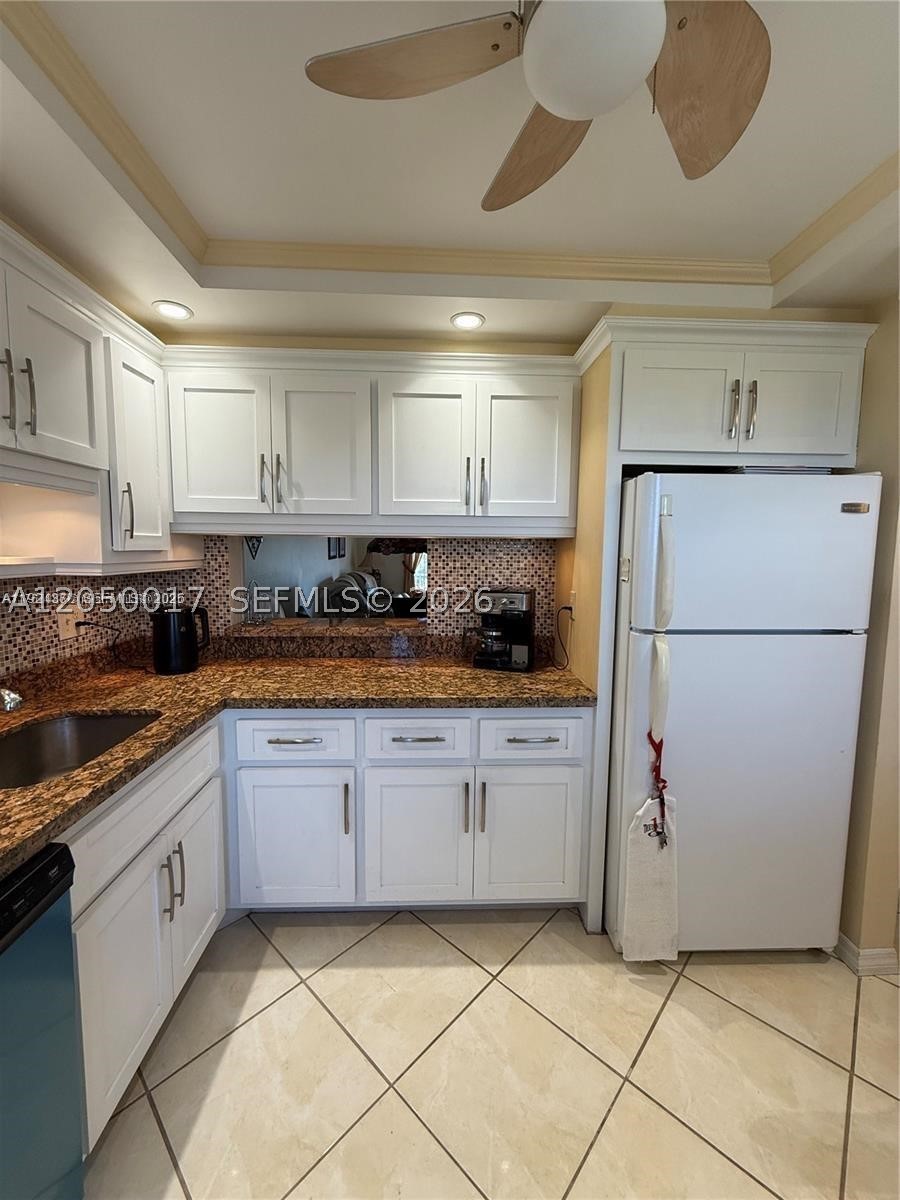 HILLCREST COUNTRY CLUB AP - Residential