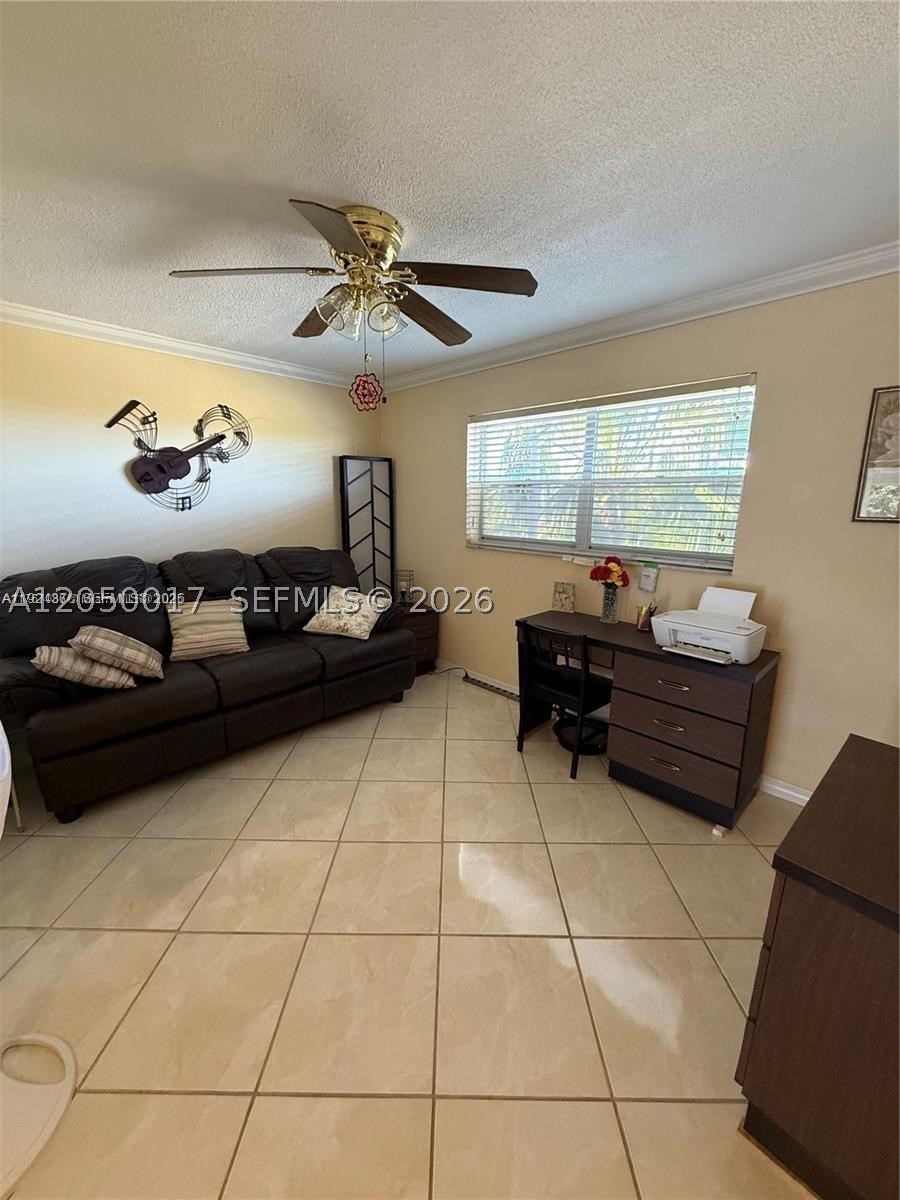 HILLCREST COUNTRY CLUB AP - Residential