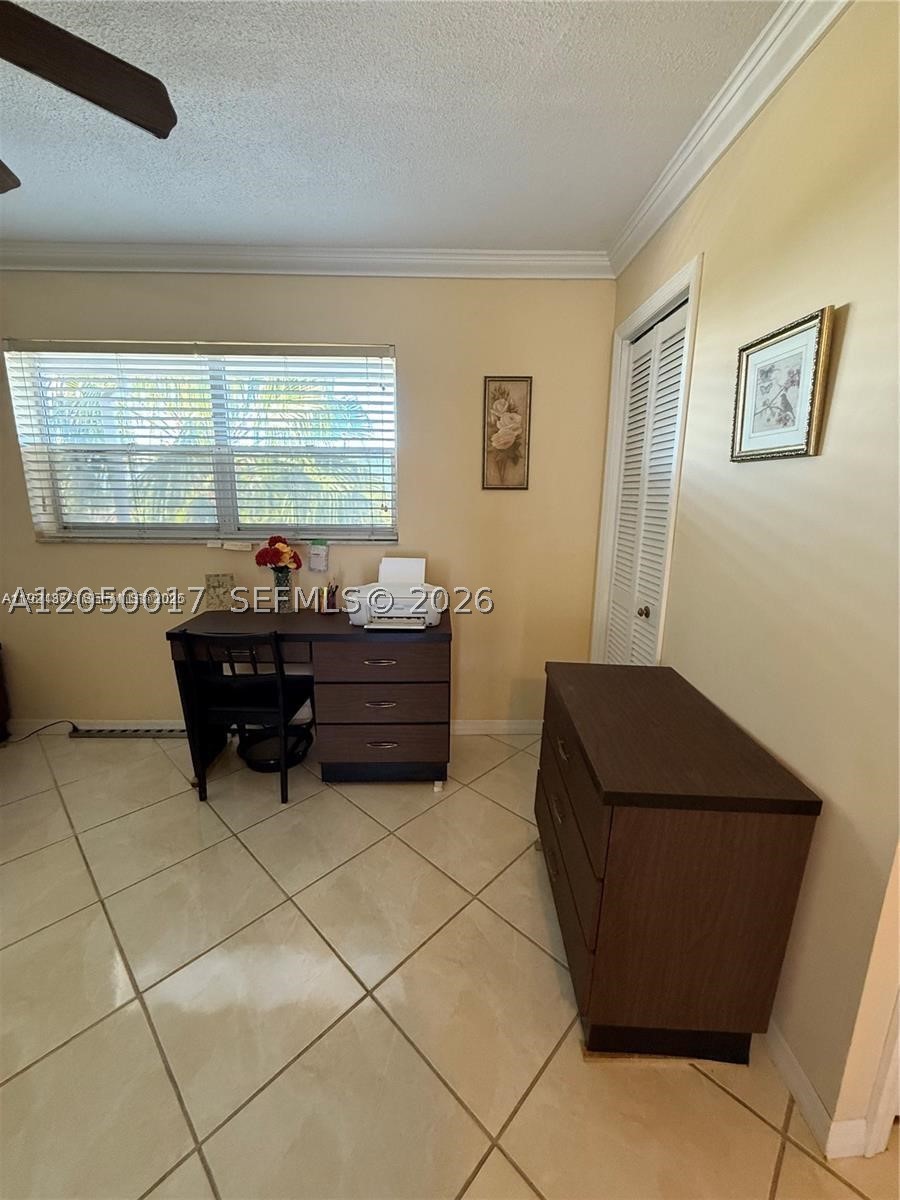 HILLCREST COUNTRY CLUB AP - Residential