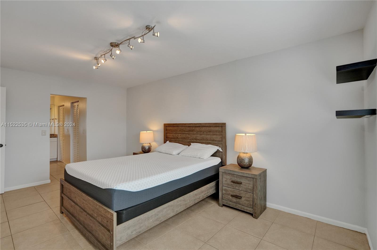 CYPRESS CLUB CONDO - Residential Lease
