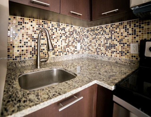 BRICKELL RIVERVIEW - Residential Lease