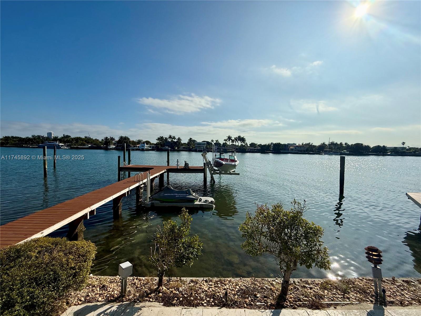 BISCAYNE POINT - Residential