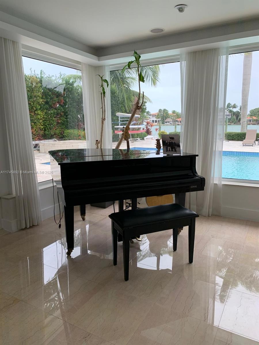BISCAYNE POINT - Residential