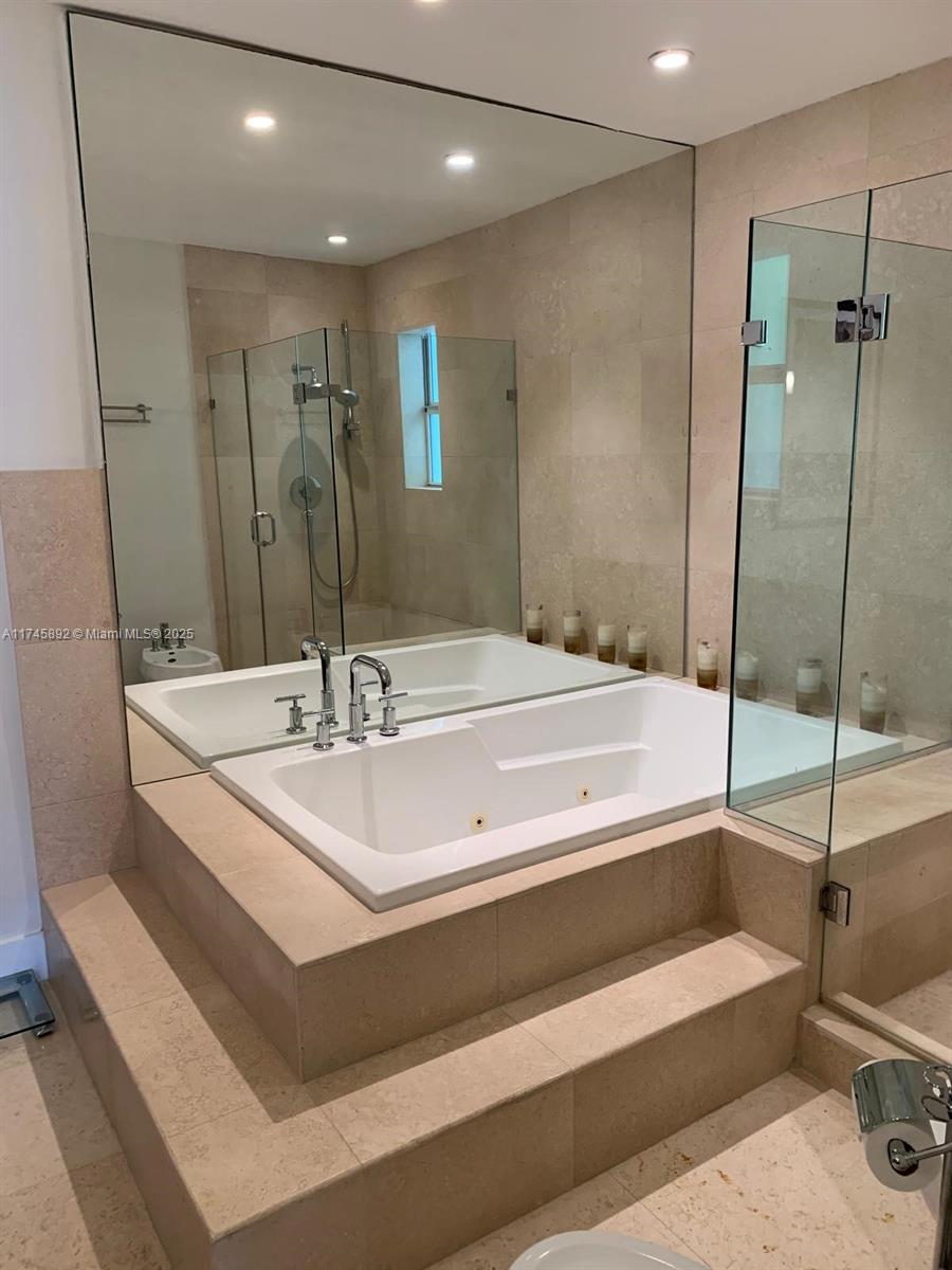 BISCAYNE POINT - Residential