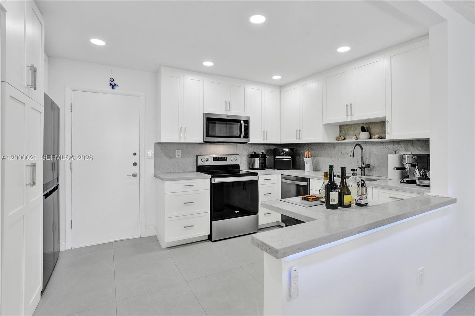 STRATFORD TOWERS CONDO - Residential