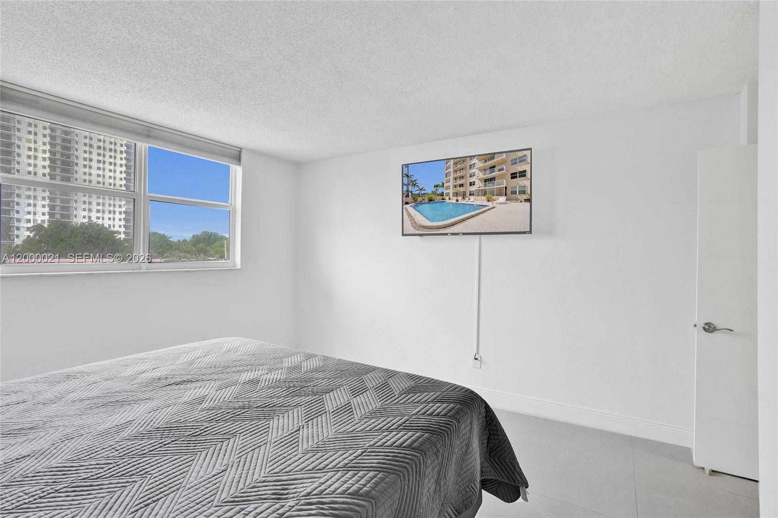 STRATFORD TOWERS CONDO - Residential