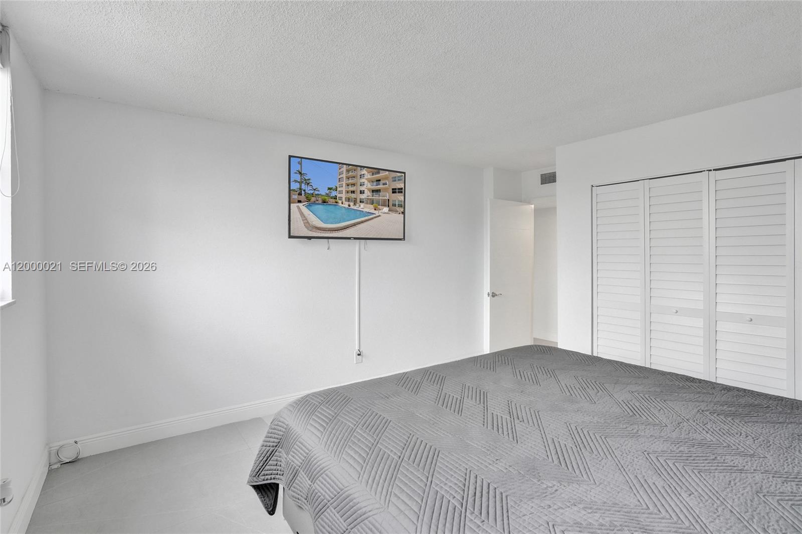STRATFORD TOWERS CONDO - Residential