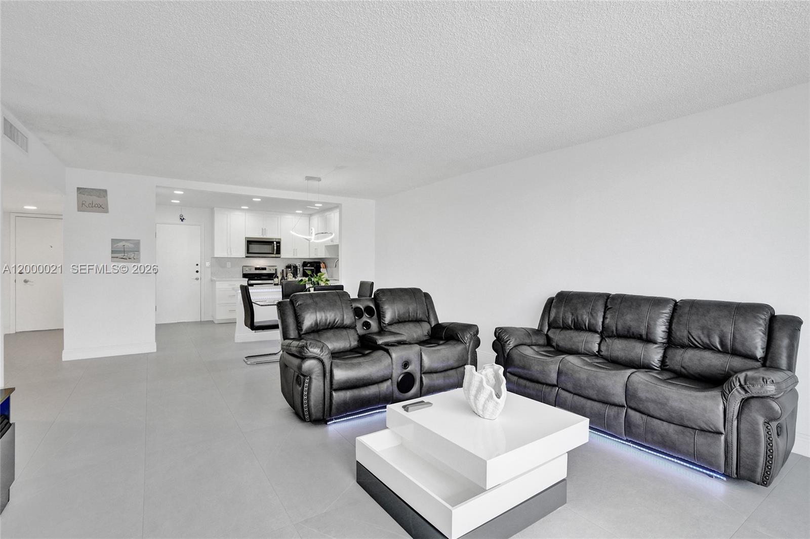 STRATFORD TOWERS CONDO - Residential
