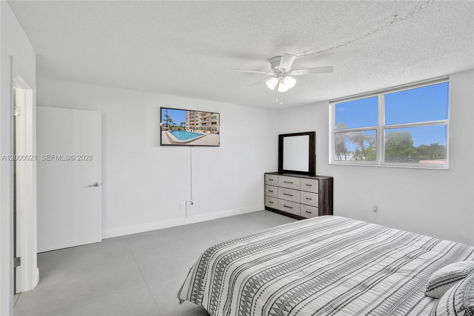 STRATFORD TOWERS CONDO - Residential