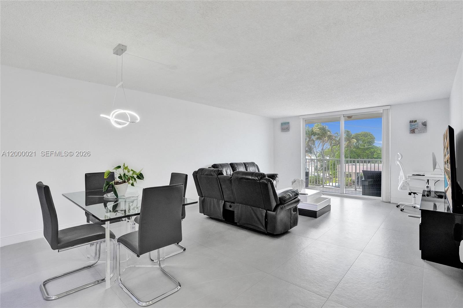 STRATFORD TOWERS CONDO - Residential