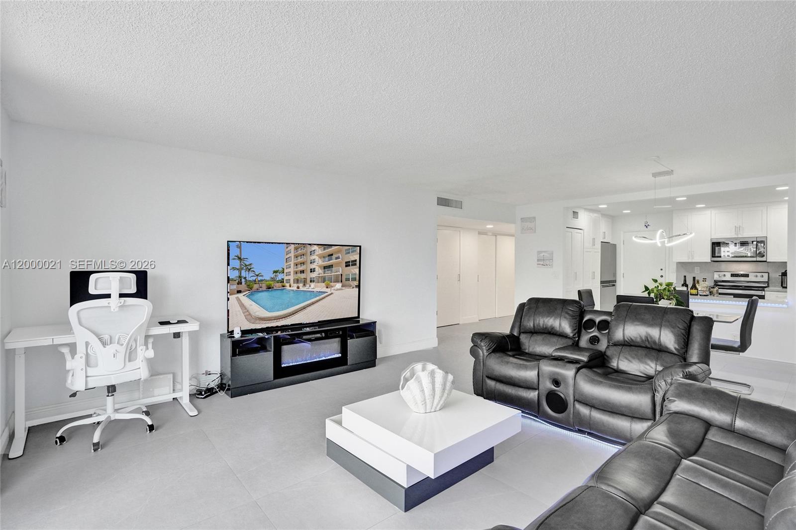 STRATFORD TOWERS CONDO - Residential
