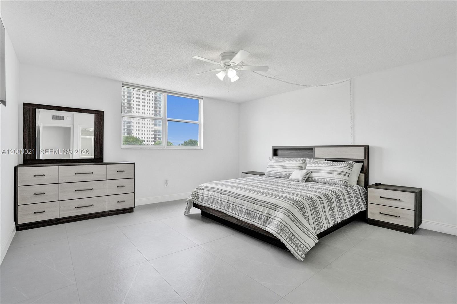 STRATFORD TOWERS CONDO - Residential