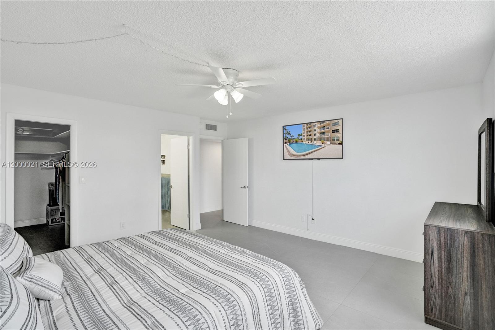 STRATFORD TOWERS CONDO - Residential