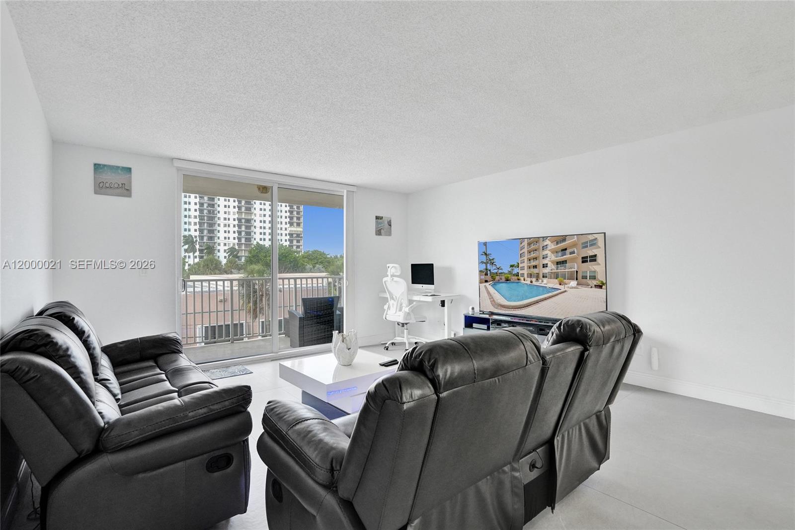 STRATFORD TOWERS CONDO - Residential