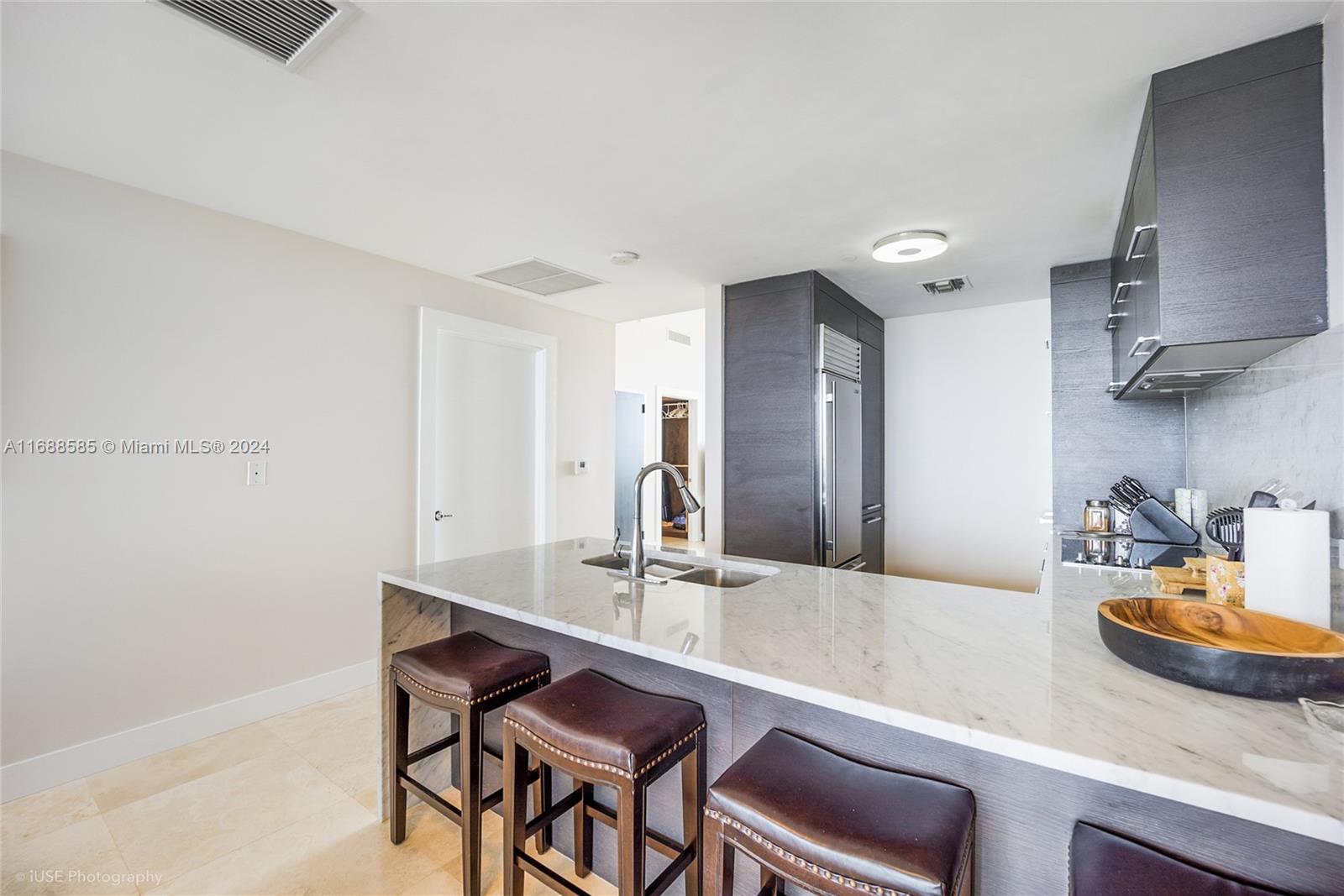 900 BISCAYNE BAY CONDO - Residential Lease