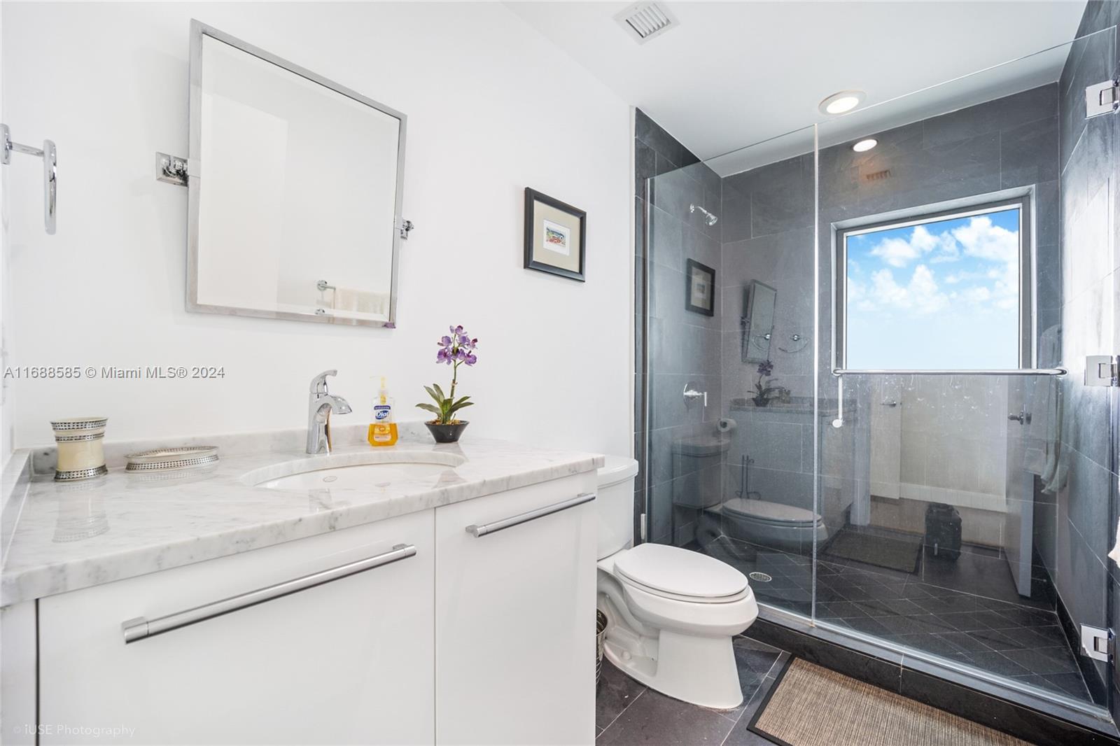 900 BISCAYNE BAY CONDO - Residential Lease