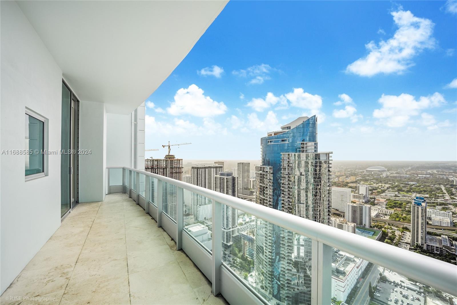 900 BISCAYNE BAY CONDO - Residential Lease