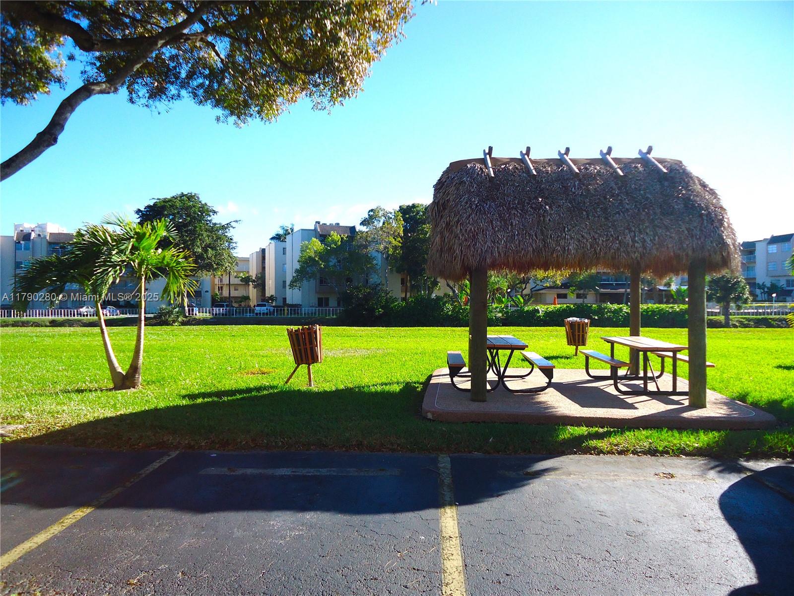 VILLAGE OF KINGS CREEK CO - Residential Lease