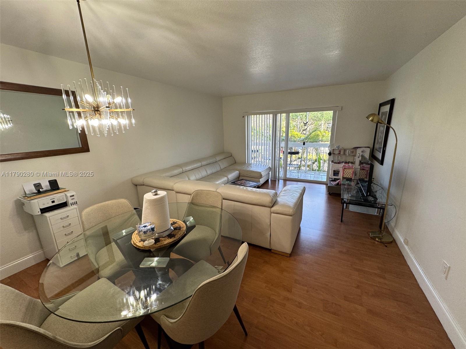 VILLAGE OF KINGS CREEK CO - Residential Lease