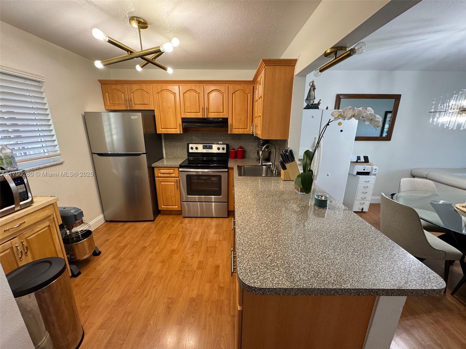 VILLAGE OF KINGS CREEK CO - Residential Lease