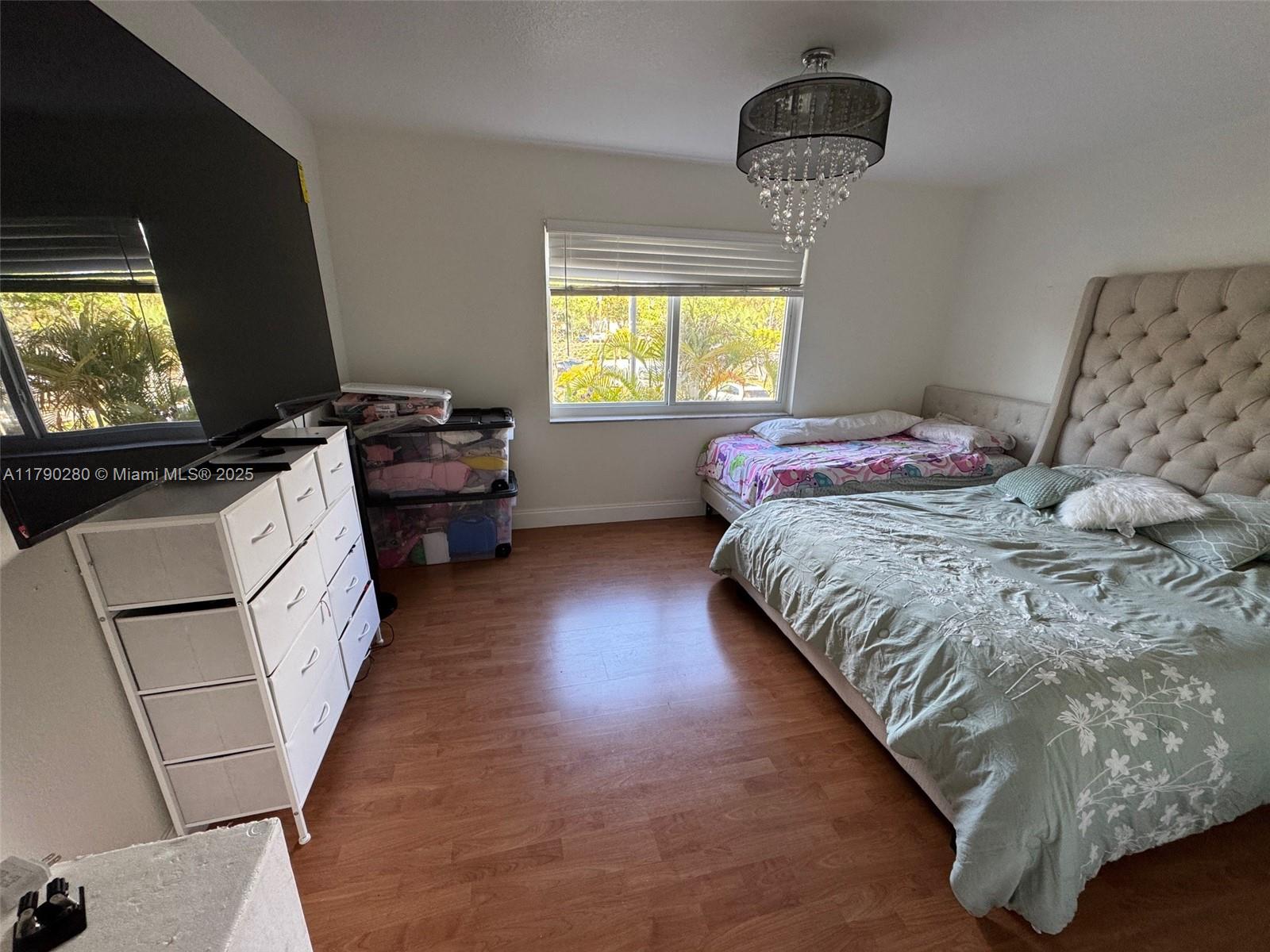 VILLAGE OF KINGS CREEK CO - Residential Lease