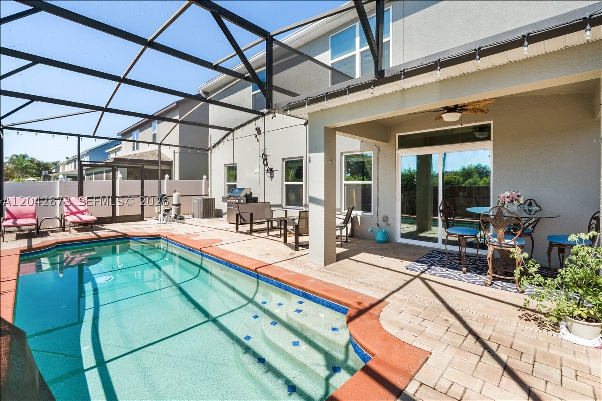 JOHNS LAKE POINTE - Residential