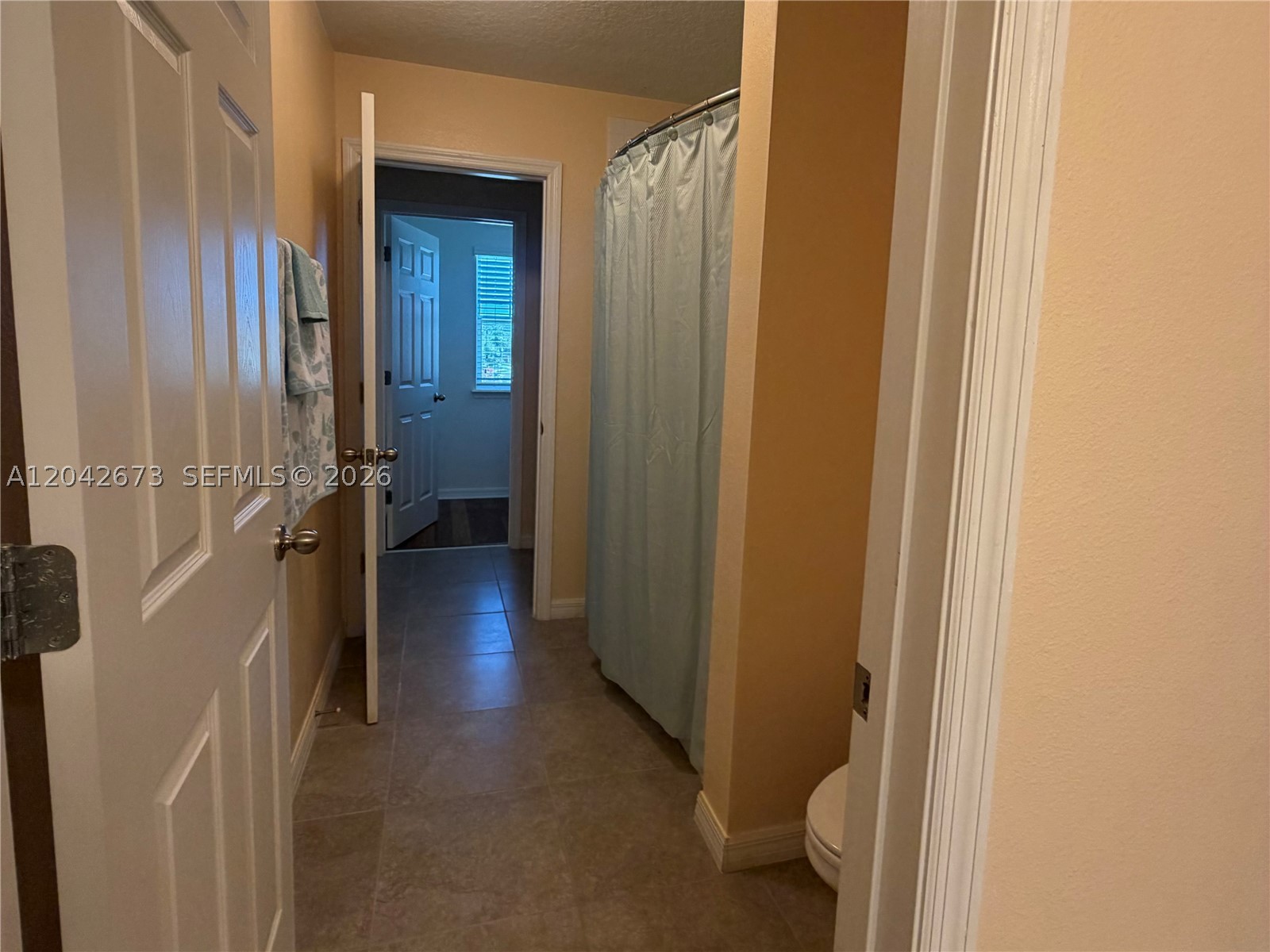 JOHNS LAKE POINTE - Residential