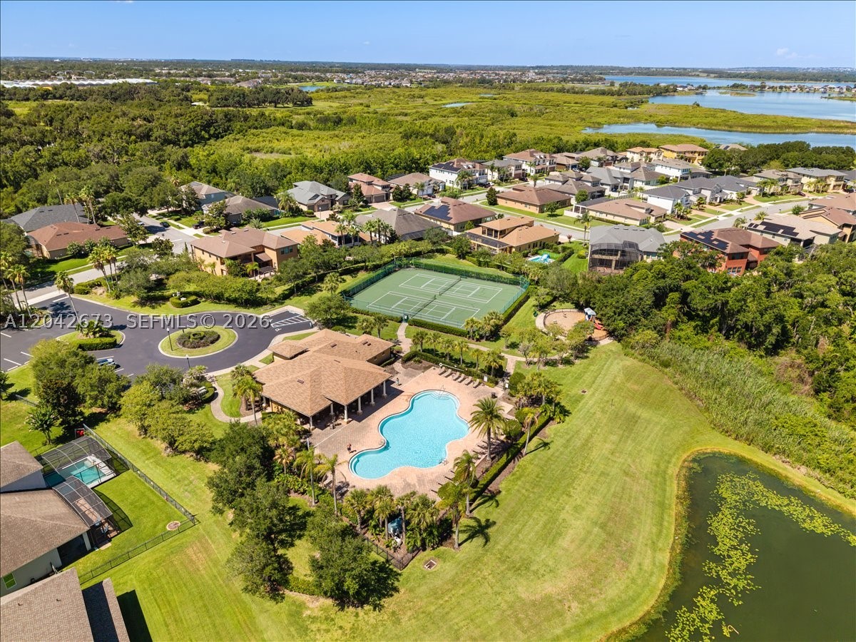 JOHNS LAKE POINTE - Residential