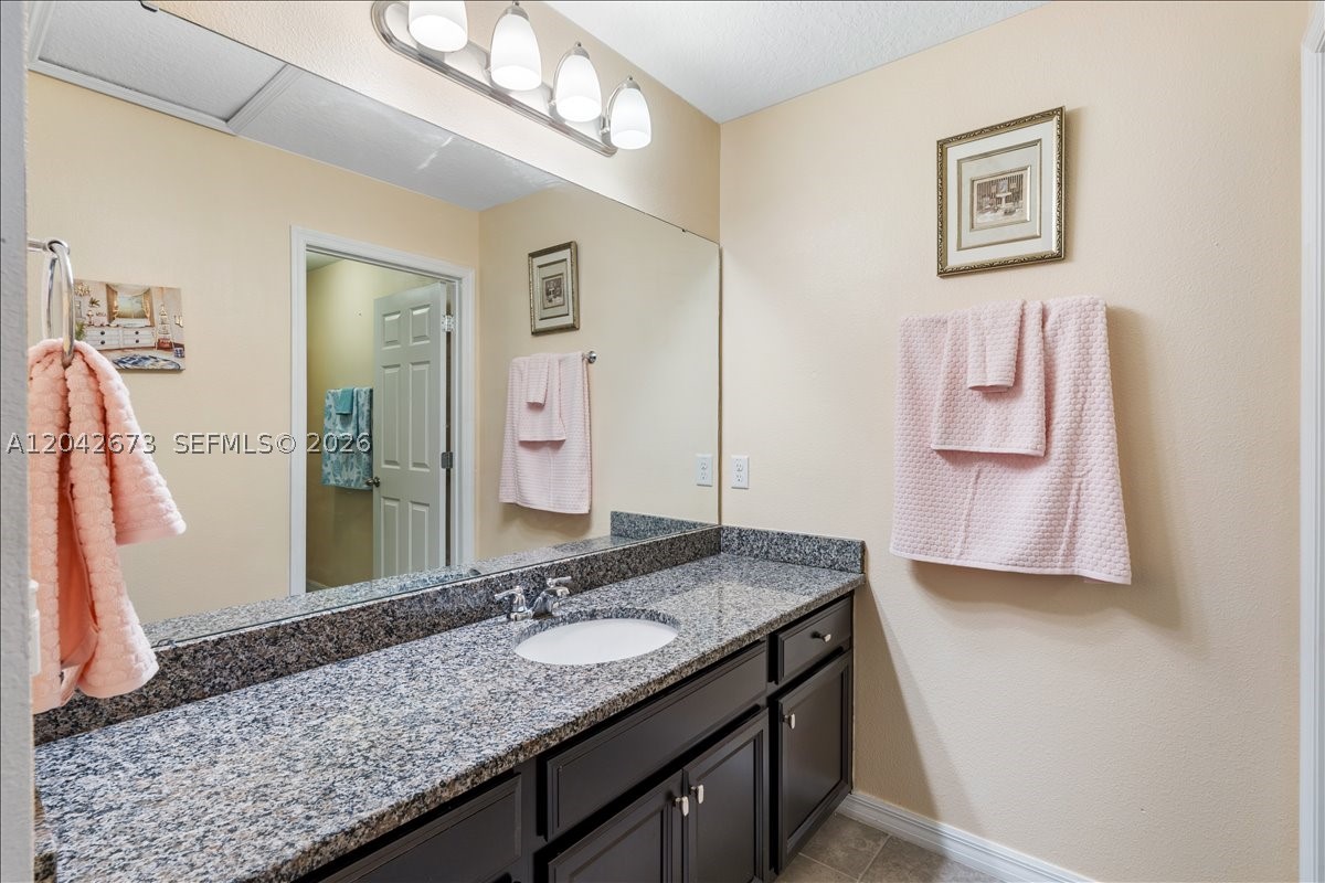 JOHNS LAKE POINTE - Residential