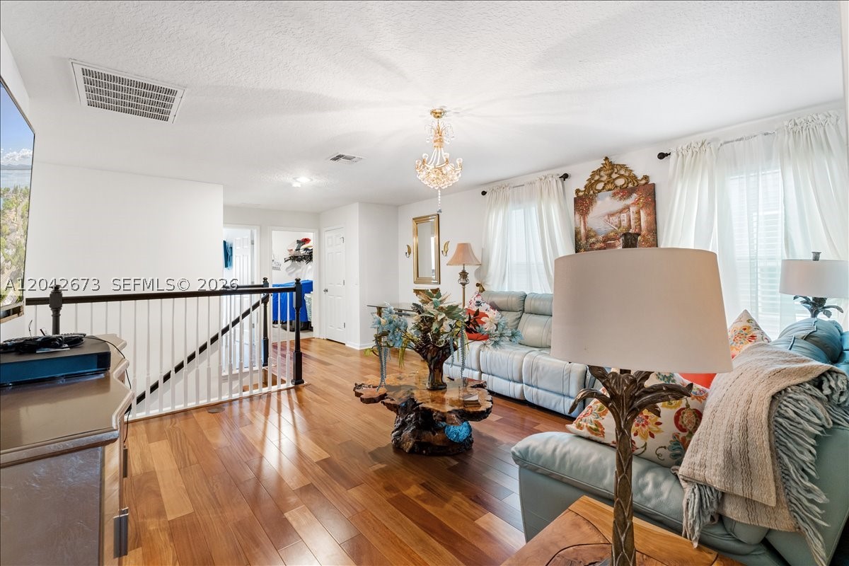 JOHNS LAKE POINTE - Residential