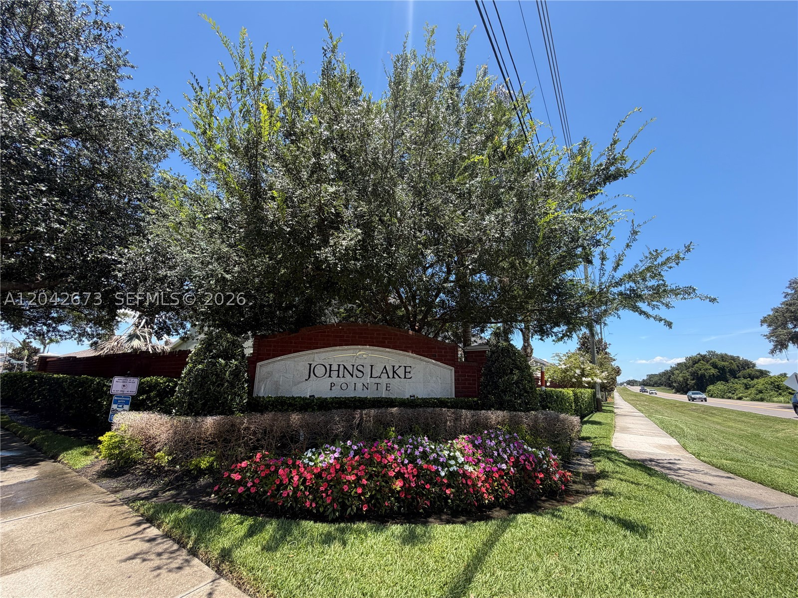 JOHNS LAKE POINTE - Residential