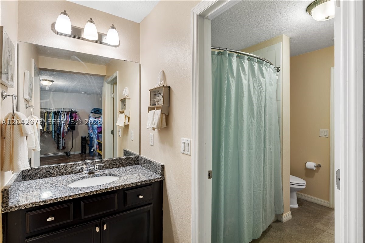 JOHNS LAKE POINTE - Residential