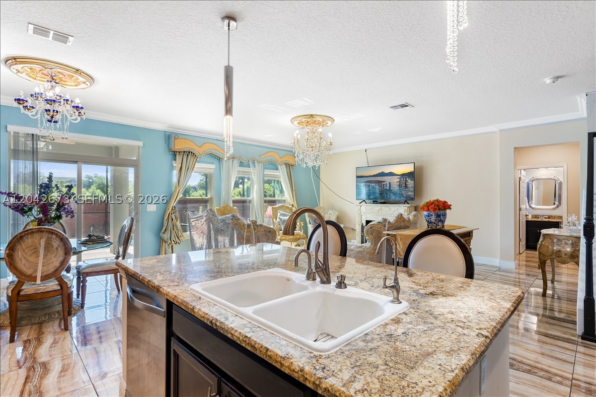 JOHNS LAKE POINTE - Residential