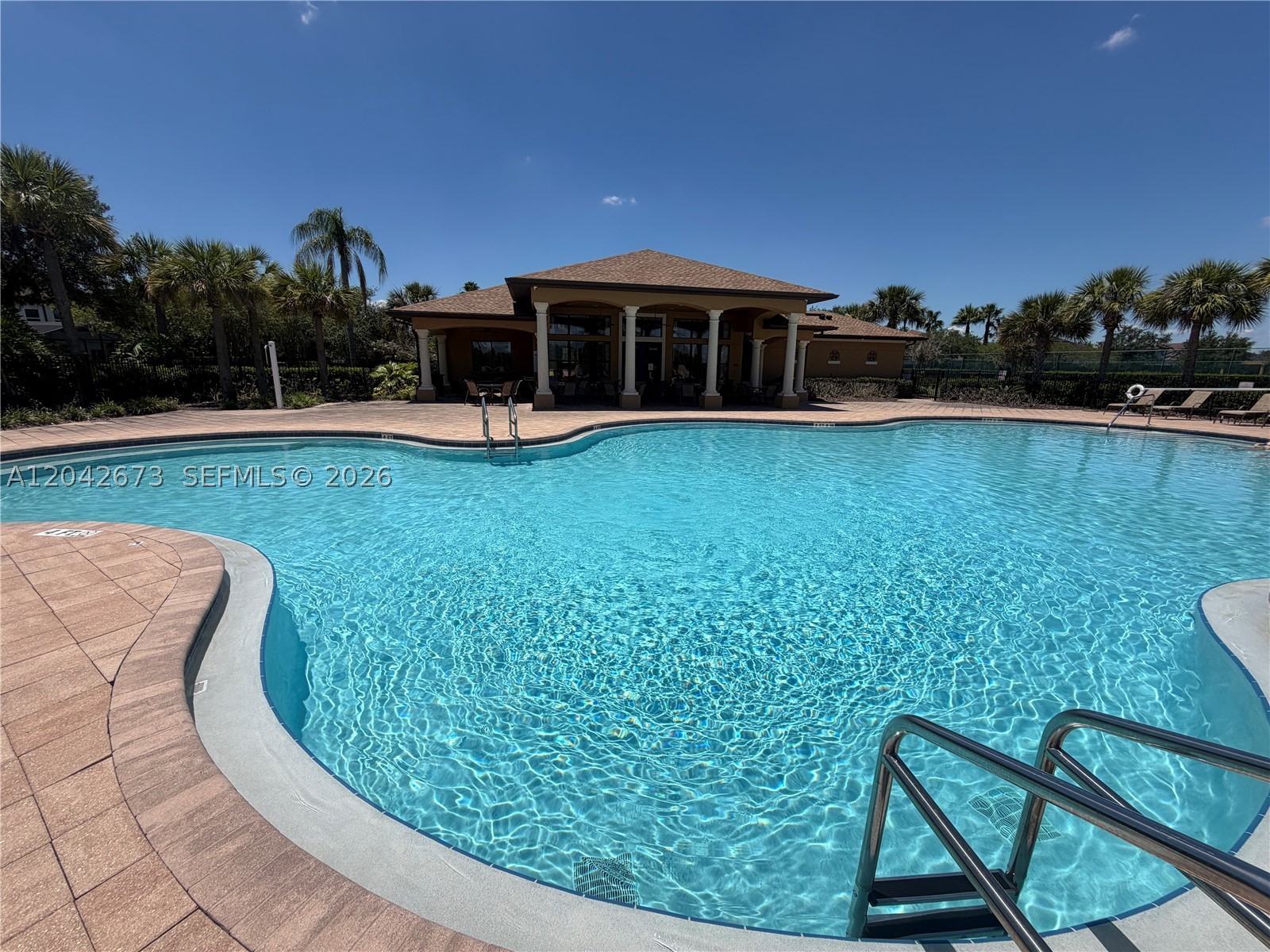 JOHNS LAKE POINTE - Residential