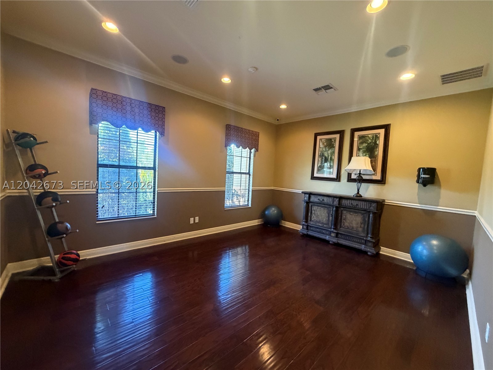 JOHNS LAKE POINTE - Residential