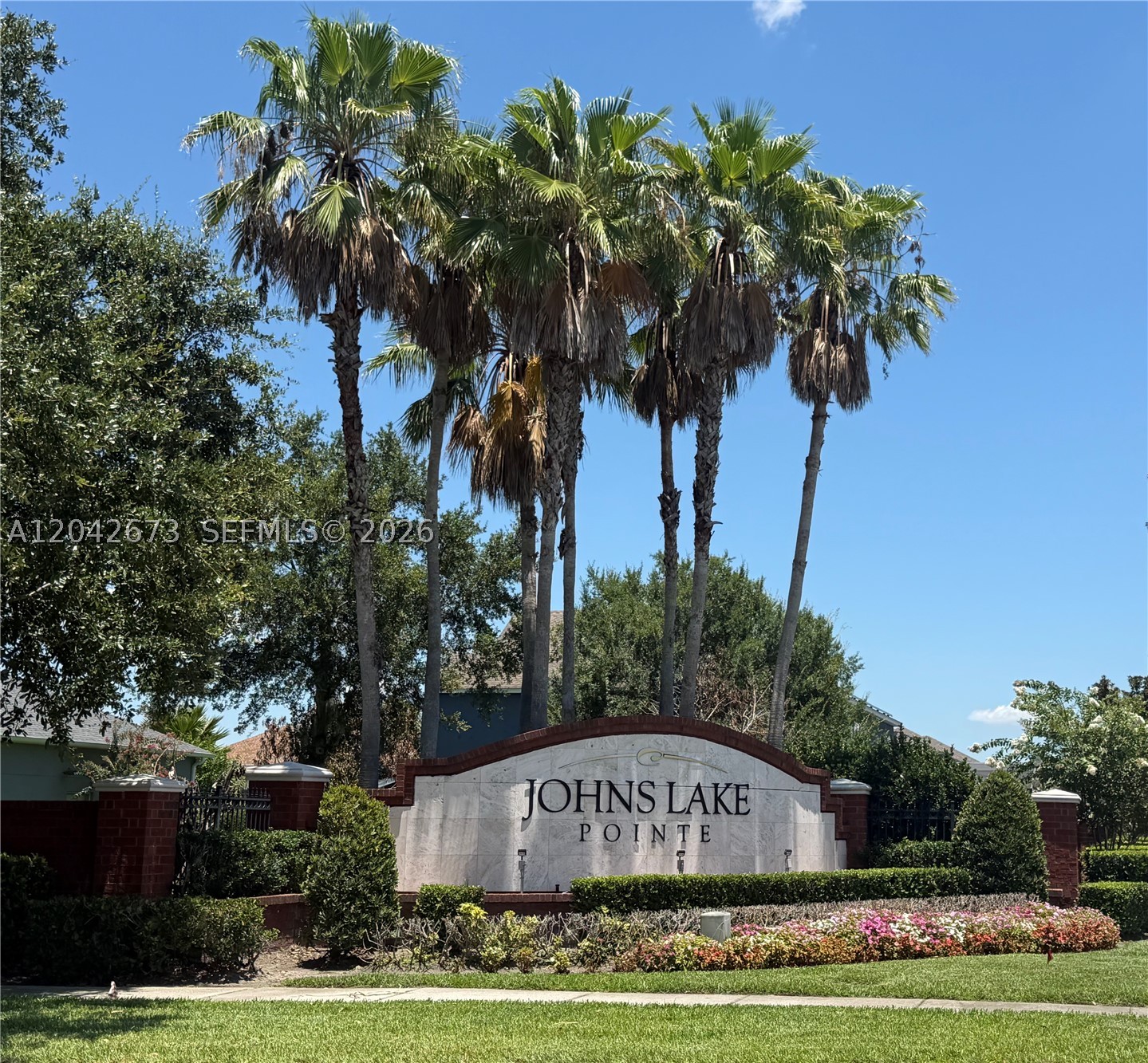 JOHNS LAKE POINTE - Residential