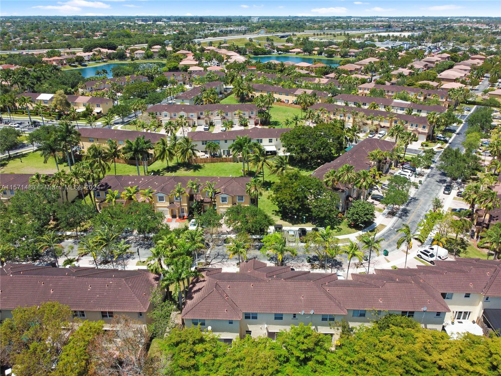 FLORIDIAN ISLES - Residential