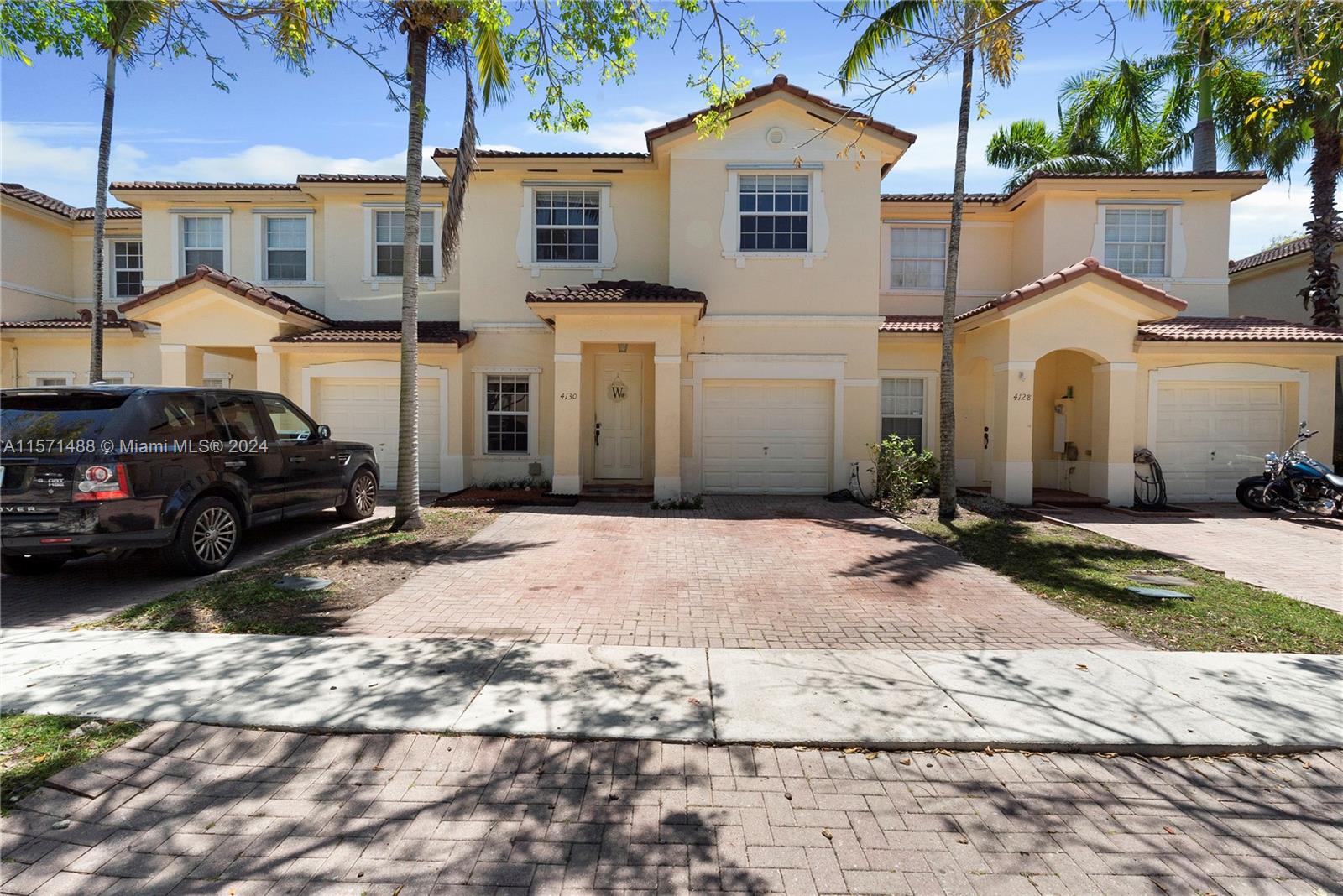 FLORIDIAN ISLES - Residential