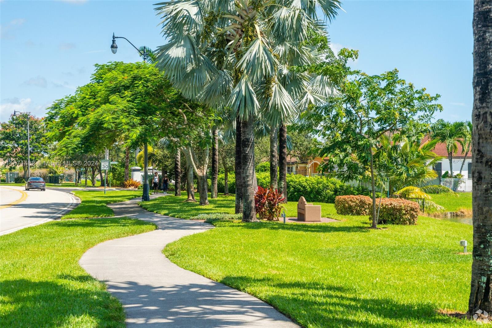 FLORIDIAN ISLES - Residential