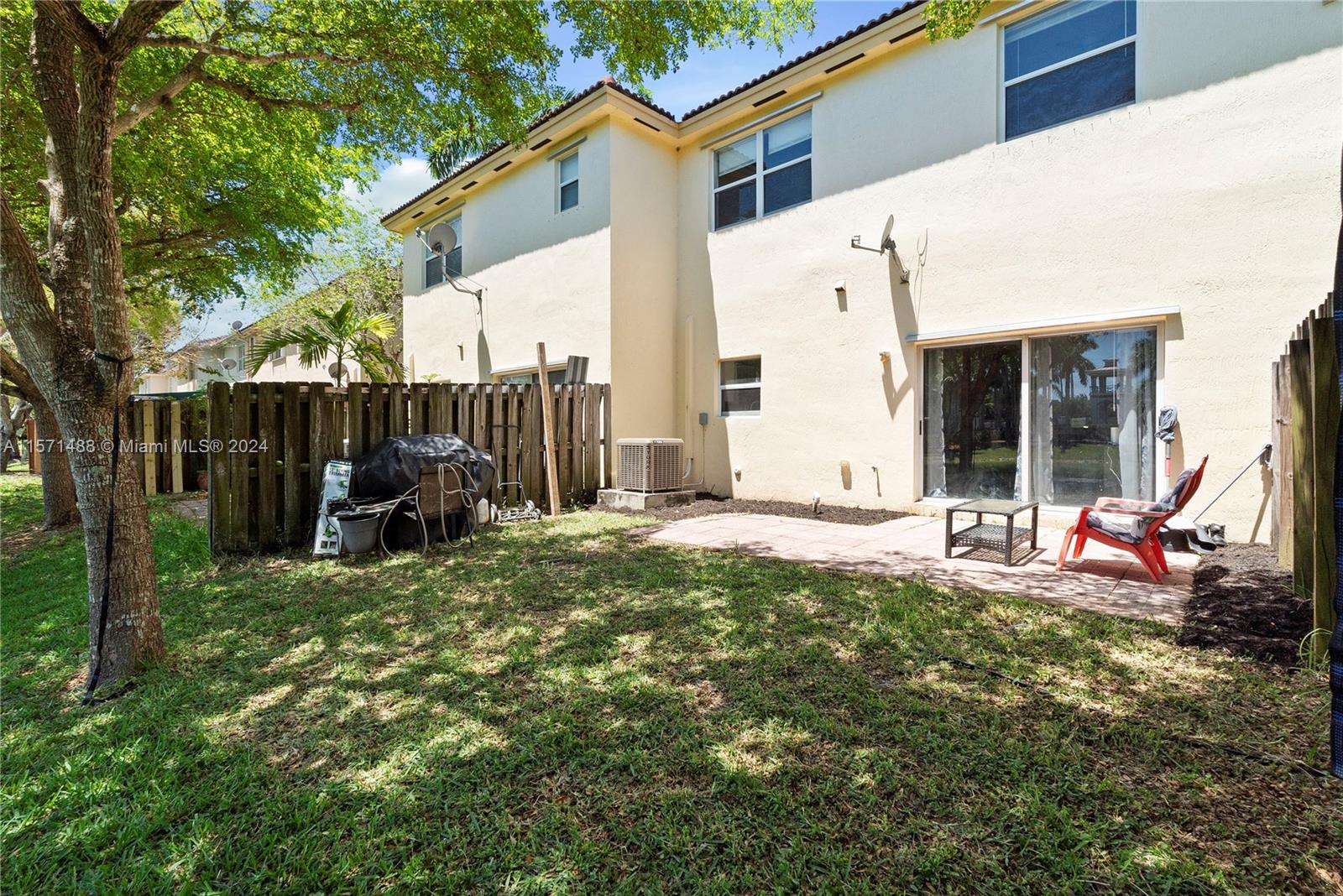FLORIDIAN ISLES - Residential