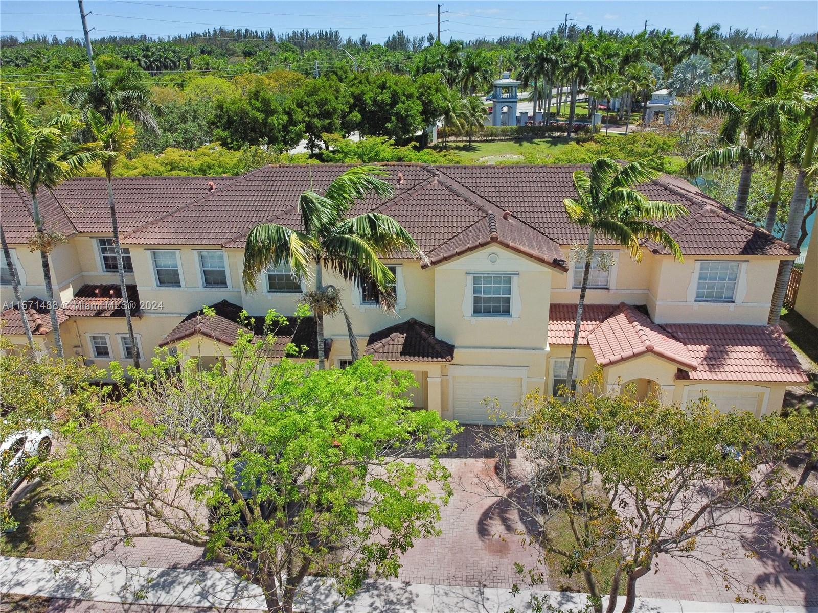 FLORIDIAN ISLES - Residential