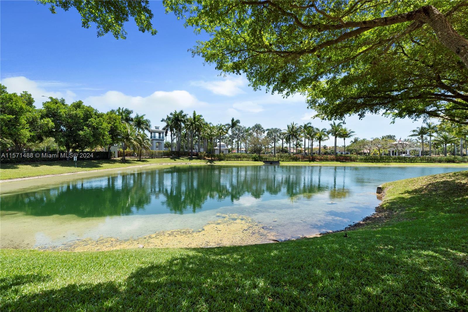 FLORIDIAN ISLES - Residential