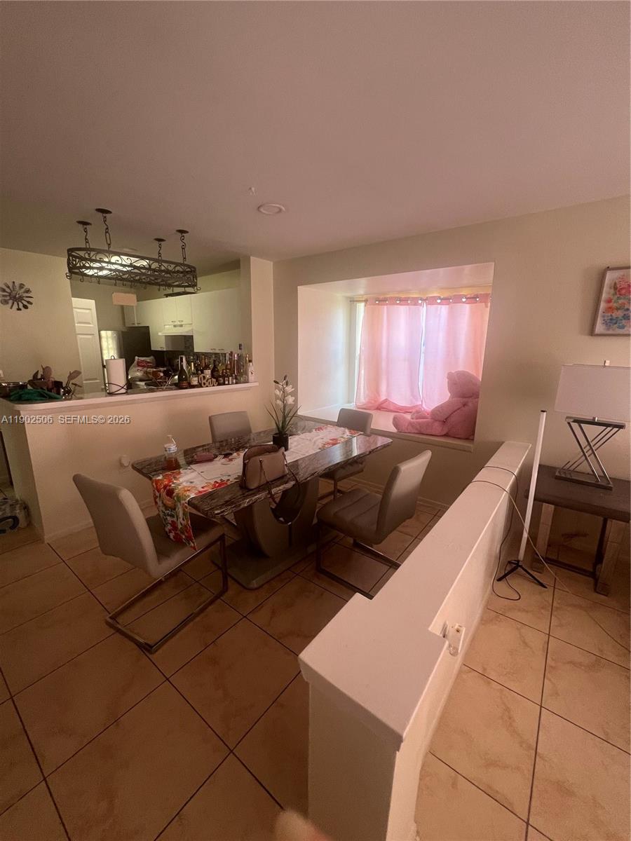 PALM LAKE CONDO - Residential